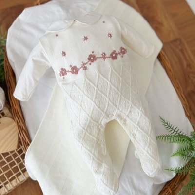 Saída de Maternidade Nicoly - Off White e Rose